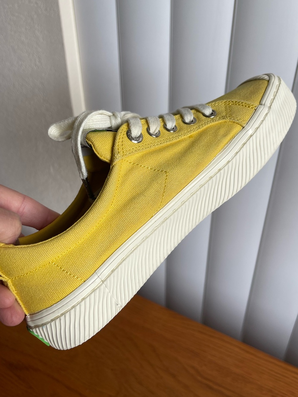 Cariuma Oca Low Canvas Sneakers Yellow Size 7 - Picture 8 of 15